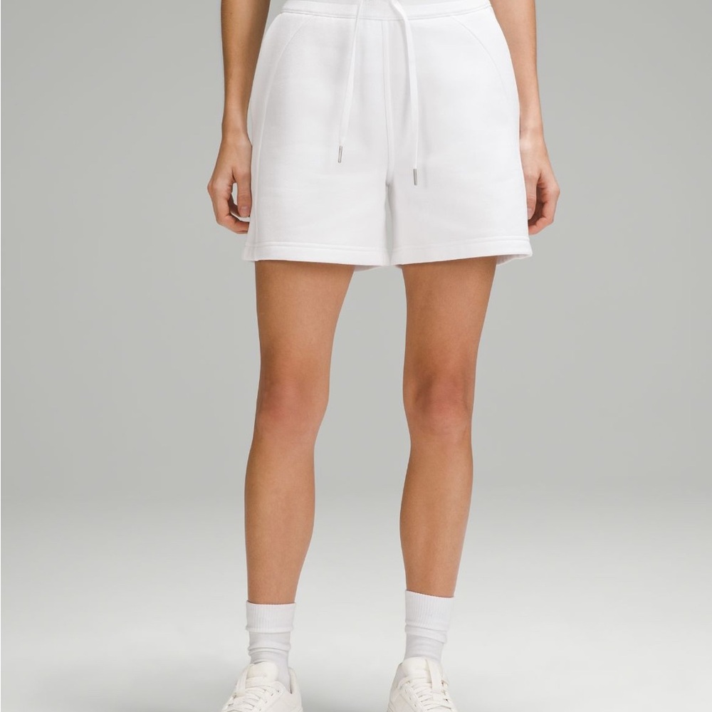 NWT Lululemon Scuba Shorts 5”